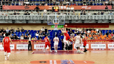 【视频】带着篮球看汉川｜昨晚，汉川客场连胜，并列积分榜首！
