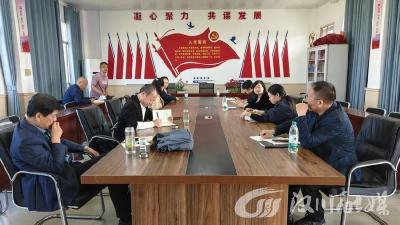 市教育局“校校行”调研指导组走进里潭乡 赋能乡村教育高质量发展