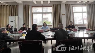 刘家隔镇老干支部欢庆重阳