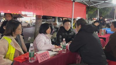 【视频】当投壶遇上艾灸 “中医夜市”玩出新花样