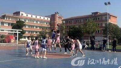 汉川两校篮球友谊赛精彩上演