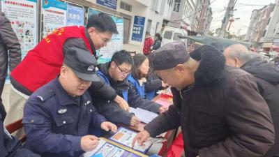 禁毒宣传“赶早市” 防毒知识入民心