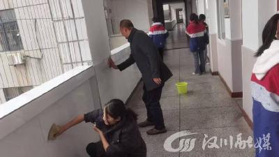 师生齐动手，分水中学开展迎元旦大扫除活动