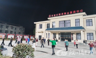 新堰镇冯湾村：乡村夜生活 “亮”出幸福味