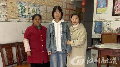 里潭中学开展暖心家访活动