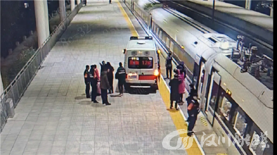 汉川：孕妇列车上突然分娩  众人暖心救助接生