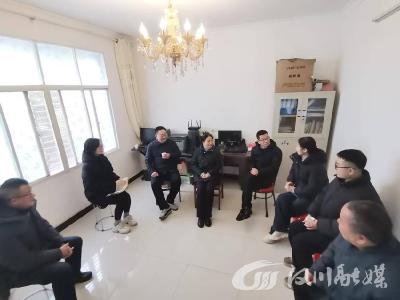 送关怀 鼓干劲 院领导走访慰问驻村干警