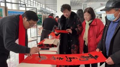 【视频】春运启动 汉川北站志愿服务温情守护“回家路”