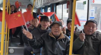 便民出行再添新通道 | 脉南社区至仙桃直达班车通车