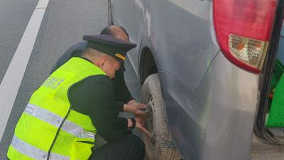 高速路政暖心救援 守护返程高峰平安路