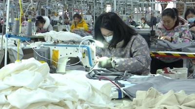 【视频】新春走基层 | 鱼鹤制衣：守好岁末“安全线” 蓄力新年“开门红”