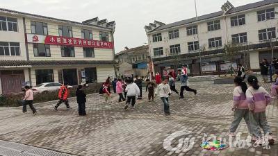 里潭乡萤火微光暖寒冬