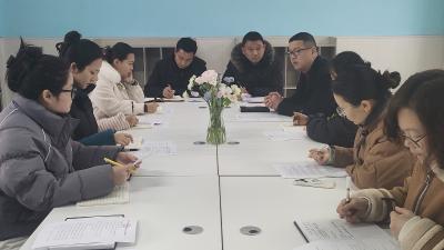 回龙中心小学召开“新质课堂”推进暨教研组长工作部署会