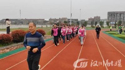 师生同心运动场尽显昂扬风采