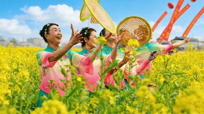 【视频】汉川：花海上演农民T台秀 点亮乡村春日经济