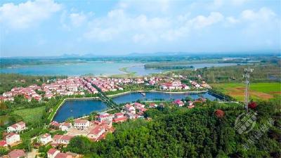 学习贯彻党的十九届五中全会精神系列访谈② | 柳山湖镇党委书记鲁峰：持续推进乡村振兴战略实施 全力打造移民小镇·田园柳山