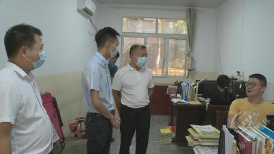 致敬辛勤园丁 茶庵岭镇开展教师节慰问活动
