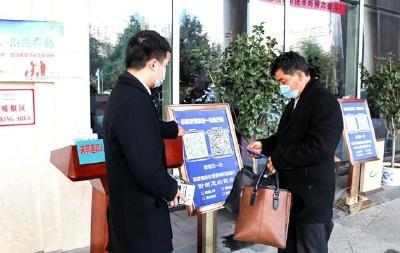 【两会动态】人大代表报到：传递人民心声 共谋发展良策