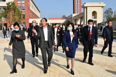 【两会动态】政协委员视察重点项目 点赞赤壁发展新速度