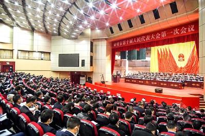 【两会动态】赤壁市第十届人民代表大会第一次会议举行第二次全体会议