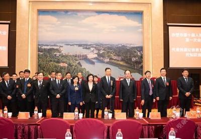 【两会动态】市领导亲切看望人大代表