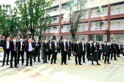 【两会动态】喜看新成就，共谋新发展 市人大代表视察赤壁市重点项目
