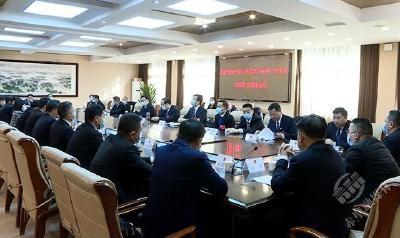 【两会动态】赤壁市第十届人民代表大会第一次会议主席团第四次会议召开