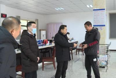 镇方松看望慰问赤壁市基层人大代表  