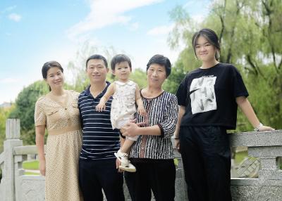 【先进典型】(27)“最美家庭”——汪媛媛：以身作则 以自身行为影响下一代