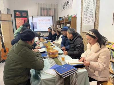 赤壁籍诗人程峰诗集《看不见的部分》举行签名座谈会