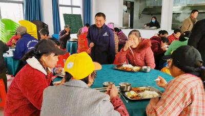 跟着记者看赤壁 | 赤壁镇东柳村：幸福“小食堂” 暖胃更暖心