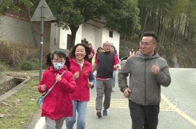 乡村四时好风光 赤壁市葛仙山樱花节开展健康徒步活动