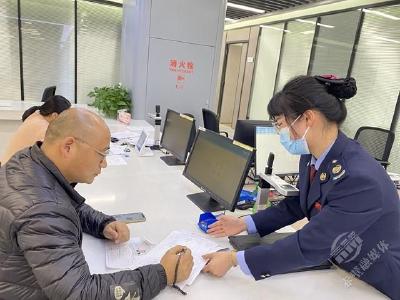 赤壁市税务局：热情高效暖人心 优质服务获点赞