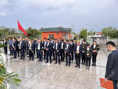 赤壁交投集团：缅怀革命先烈 弘扬爱国精神 羊楼洞烈士陵园上党课