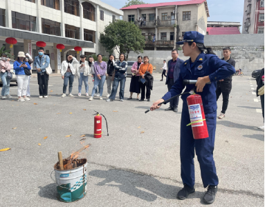 筑牢安全“防火墙” 陆水湖街道开展消防安全培训