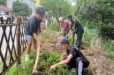 赤壁市未成年人保护中心开展“亲近自然，体验农耕”综合实践活动