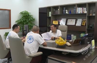 我是赤壁人 | 知识为笔 梦想为墨 邓太君“反转又反转”的创业剧本