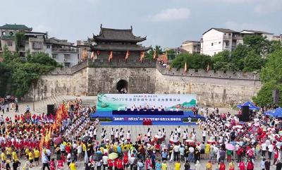 赤壁市首届端午文化龙舟赛事活动火热开赛 董方平宣布开幕 叶文华、宋慧宇等出席