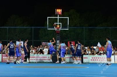 “赤壁青砖茶杯”篮球联赛 和谐青年队战胜市公安局队