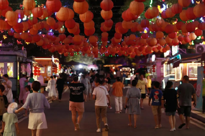 解锁赤壁夜游新场景！陆水湖风景区“奇趣幻影夜”火爆出圈