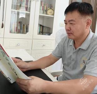 何俊新：满腔真情做好学生的引路人