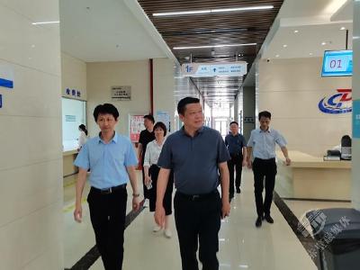 江汉大学附属武汉市第六医院来赤壁市疾病预防控制中心调研指导慢性病医院建设工作