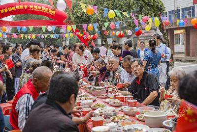 湖北赤壁：众筹百家米 汇聚百家情