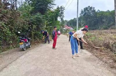 赤马港杨泗庙村：环境整治齐发力 道路畅通保安全