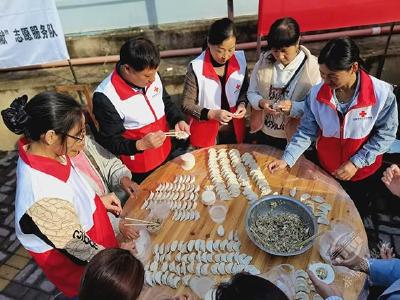 赤马港大桥社区：立冬送温暖 邻里情更浓