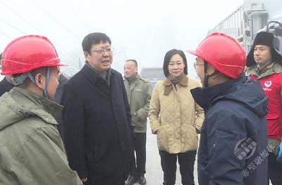 杨军在赤壁调研低温雨雪冰冻天气防范应对工作时要求:全力保障群众正常生产生活
