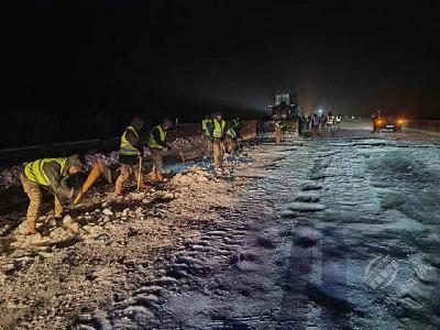 感动 | 赤壁：雨雪冰冻天气中的温暖瞬间