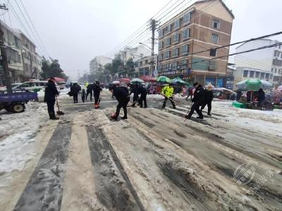 赤壁市公安机关全力应对低温雨雪冰冻天气