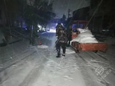 抗雨雪暖新春，赤壁在行动