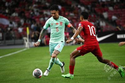 世预赛丨中国男足痛失好局2:2客平新加坡队